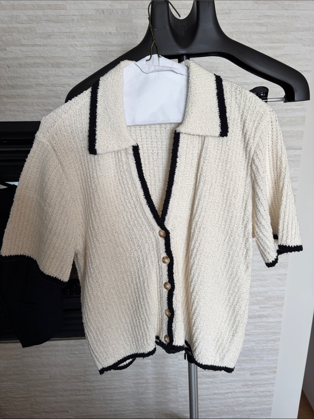 Abercrombie & Fitch Cream Short-Sleeve Knit Cardigan with Black Trim - Picture 1 of 6
